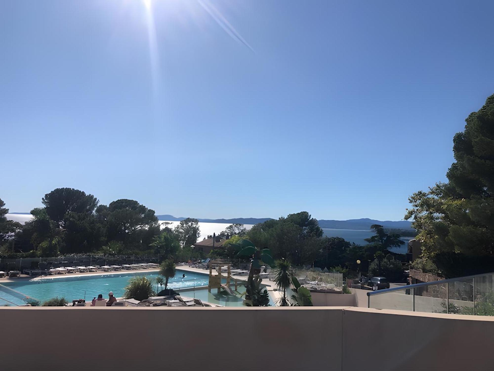 Hotel Taos Vue L'Ile D'Or à Saint-Raphaël Extérieur photo